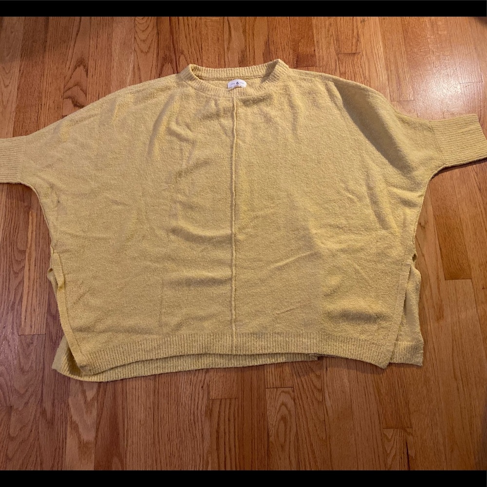 Lou and Grey yellow 3/4 sleeve sweater